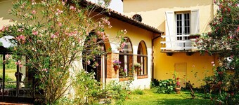 Charming Tuscan villa perfect for families and couples. 6 km from Lucca . A/C.