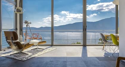 Luxury Italian Lakes villa with private pool, gym, BBQ, WIFI, views