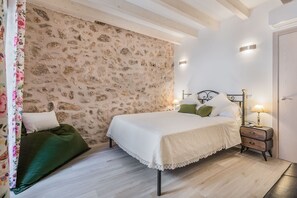 3 chambres, fer et planche à repasser, accès Internet, draps fournis
