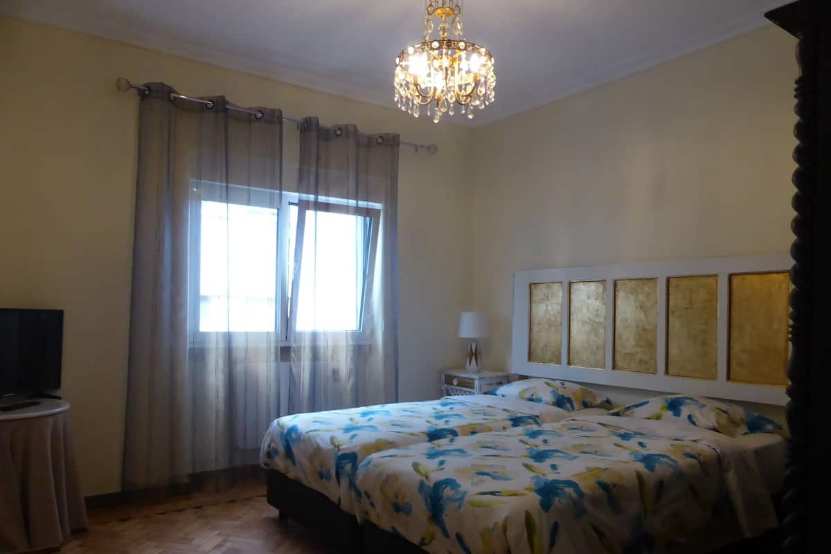 Comfort Apartment, 2 Bedrooms, Terrace | 2 bedrooms, iron/ironing board, cots/infant beds, travel cot