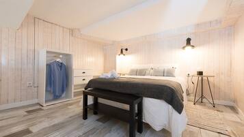 2 slaapkamers, een bureau, een strijkplank/strijkijzer, gratis wifi