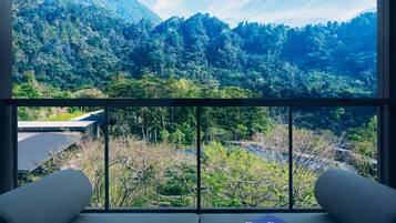 Triple Room (Feng) | Mountain view