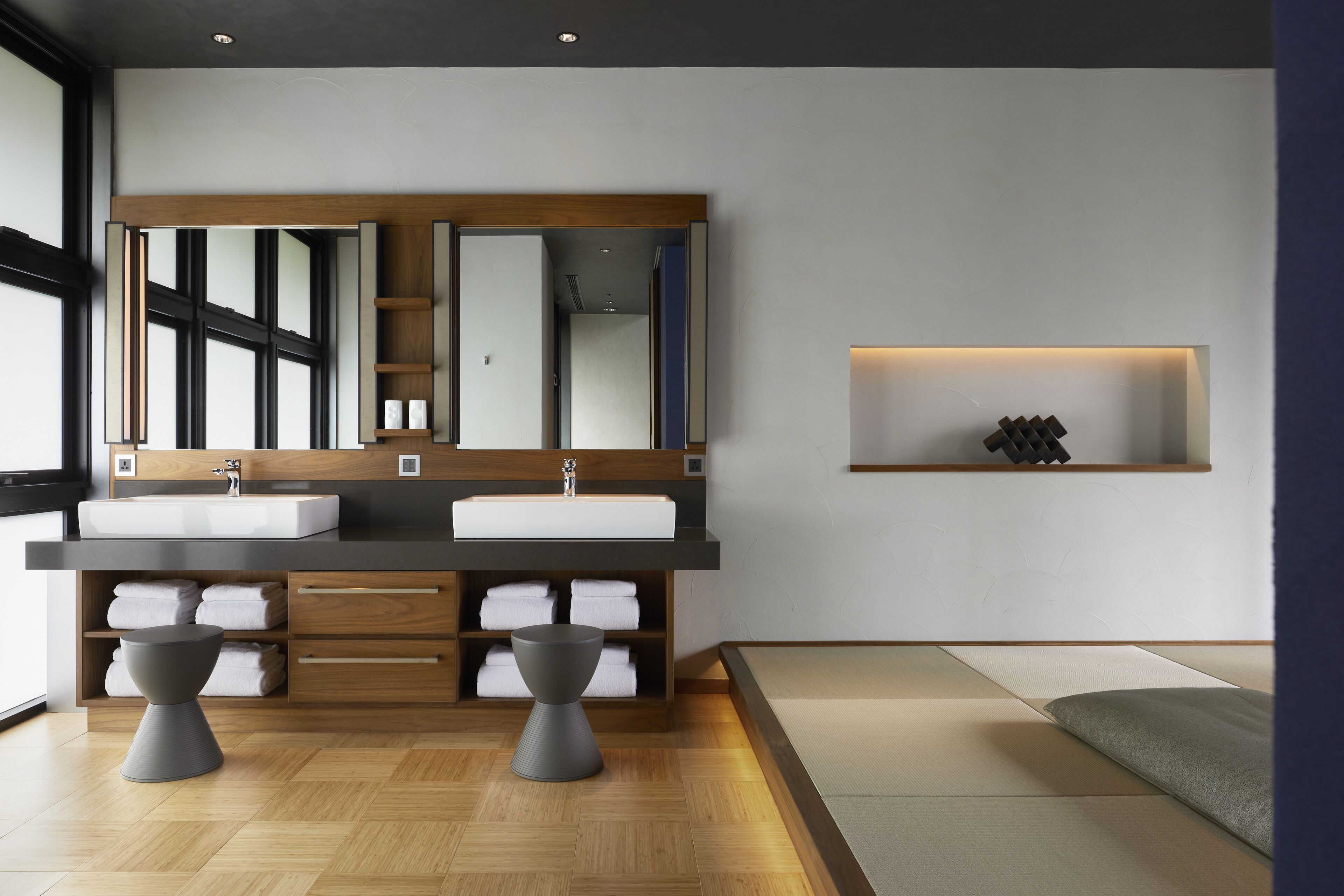 premier suite, 1 king bed, mountain view (yue) | bathroom | separate bathtub and shower, spring water bathtub, free toiletries