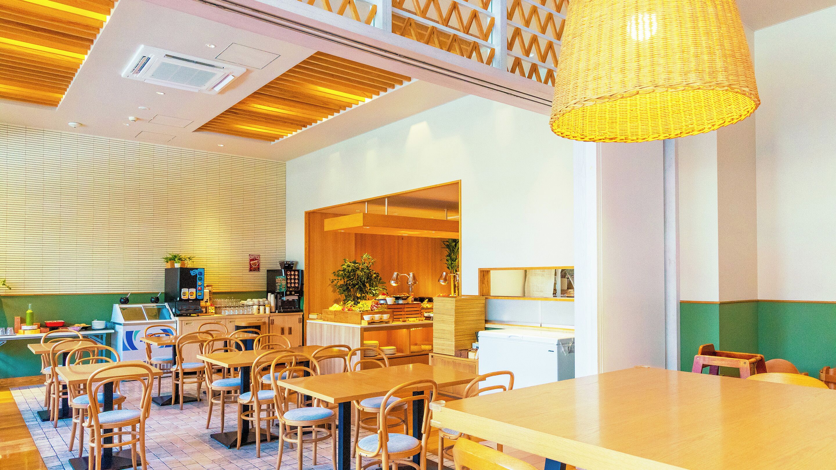 daily buffet breakfast (jpy 2200 per person)