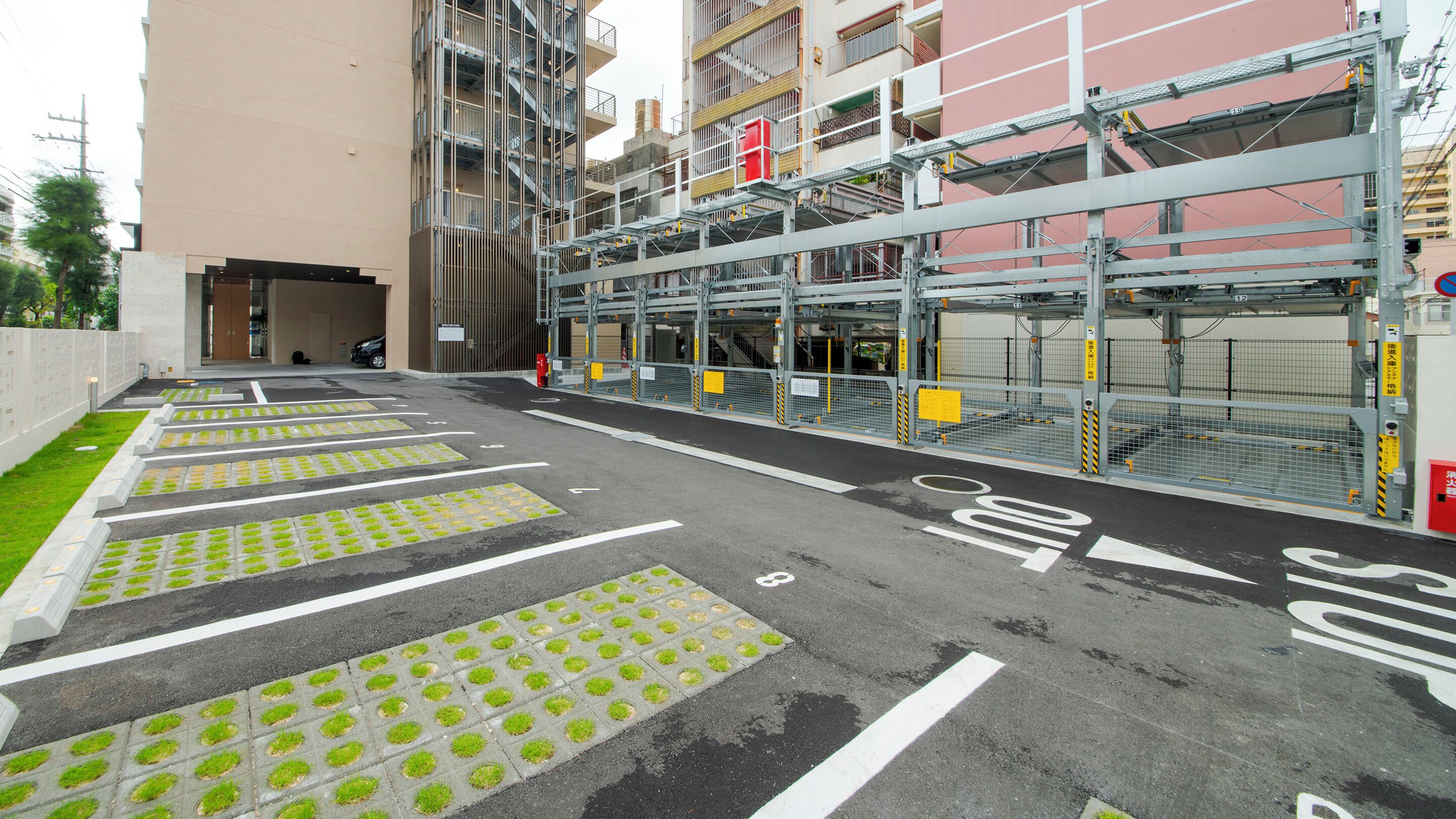 self-parking (surcharge) 1800 per night