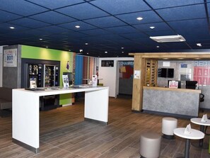 Lobby - IBIS Budget Langres (Langres)