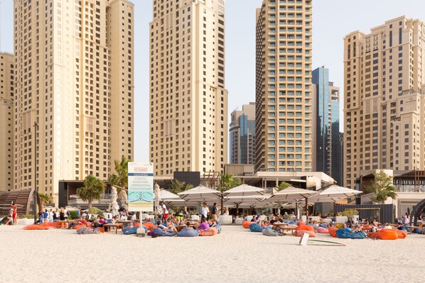 Exterior detail - Beach Lover Hostel comfort and location (Dubai)