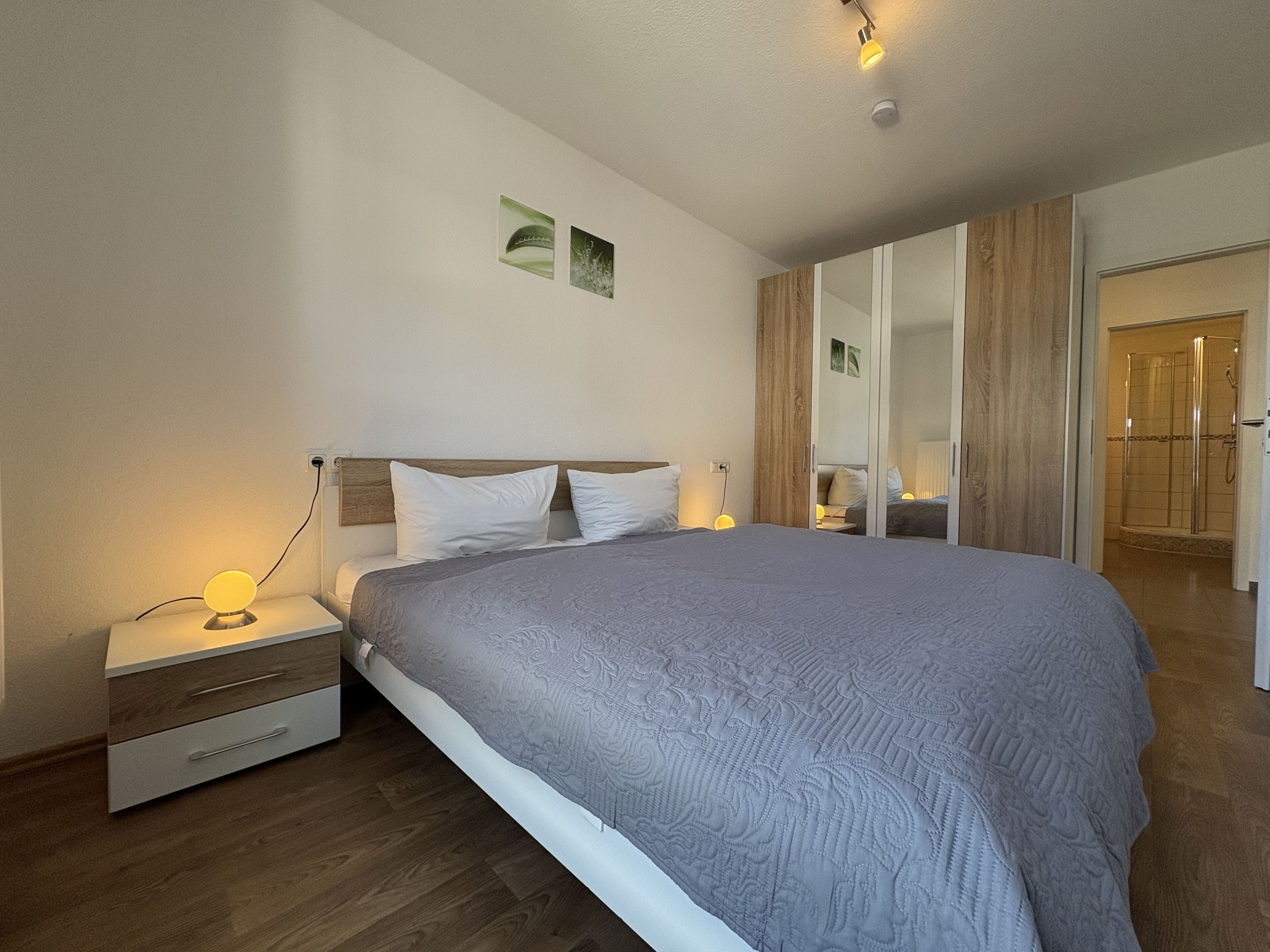 2 bedrooms, travel crib, free WiFi