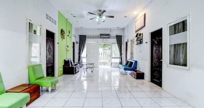 Hotel O Jalan Jenderal Sudirman Near Imam Bonjol Square