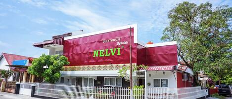 Fachada da propriedade