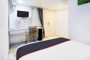 Deluxe Suite, 1 Double Bed, Non Smoking | Desk, laptop workspace, free WiFi