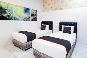 Deluxe Twin Room, 2 Single Beds, Non Smoking | Desk, laptop workspace, free WiFi