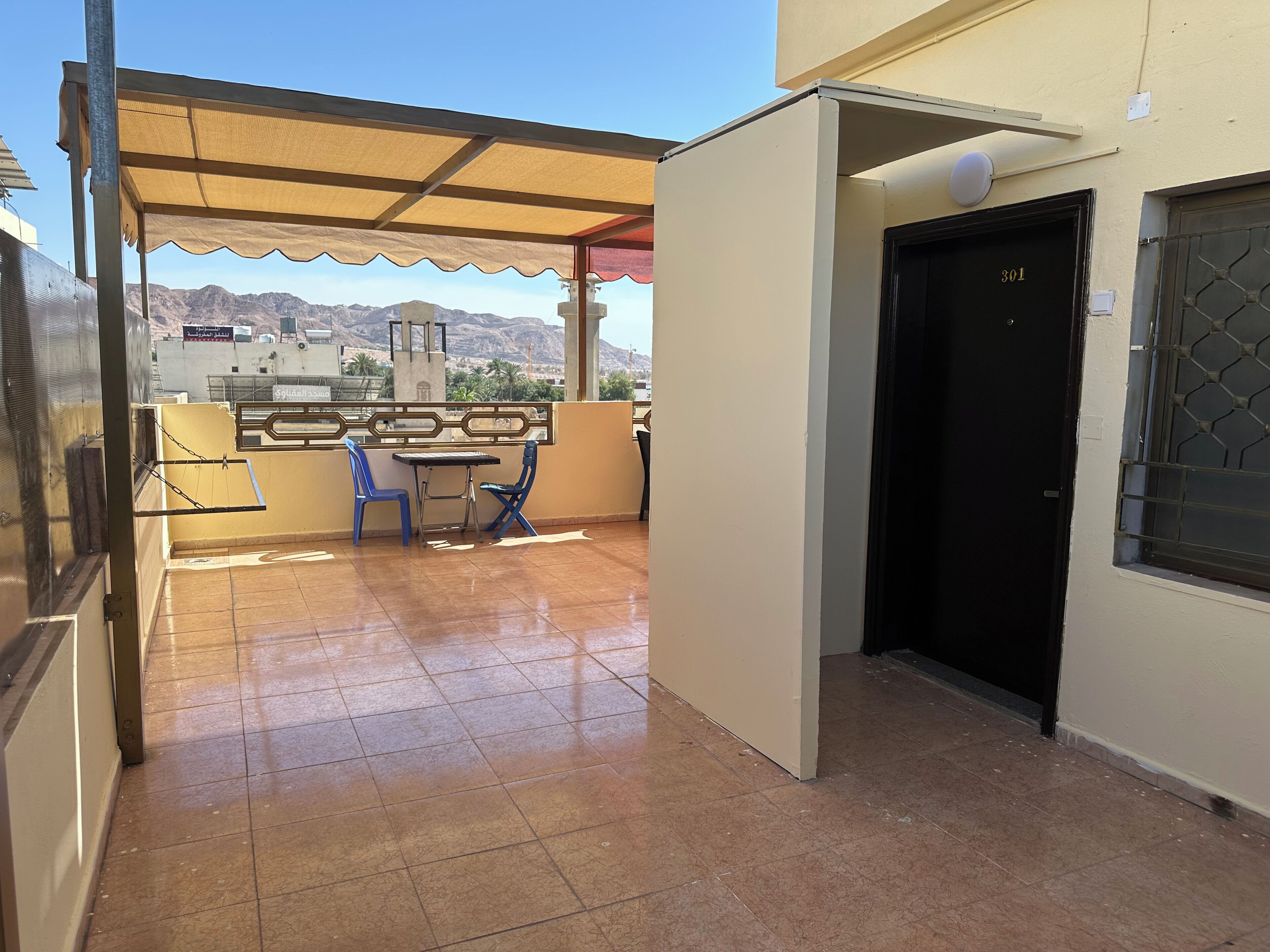 Habitación económica con 1 cama doble o 2 individuales, terraza, vistas al mar | Terraza o patio