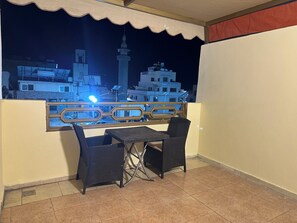 Tremannsrom – basic, 1 soverom, terrasse, fjellutsikt | Terrasse/patio