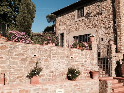 UNIQUE LARGE TERRACE WITH VIEWS TO CHAINTI VALLEY AND DRINK