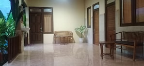 Habitación estándar, 1 cama doble o 2 individuales | Terraza o patio