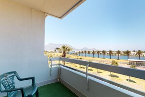 Terrace/patio - Palo Alto Holiday Condo Bloubergstrand (Cape Town)