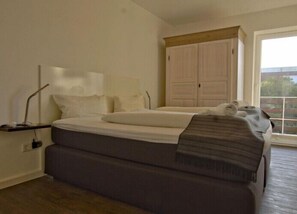 2 Schlafzimmer, Bügeleisen/Bügelbrett, kostenloses WLAN