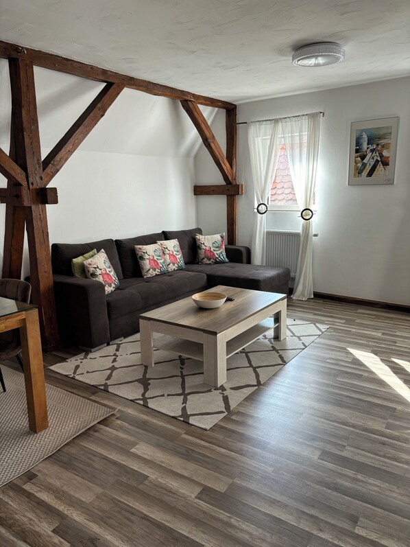 Télévision, chaîne hi-fi