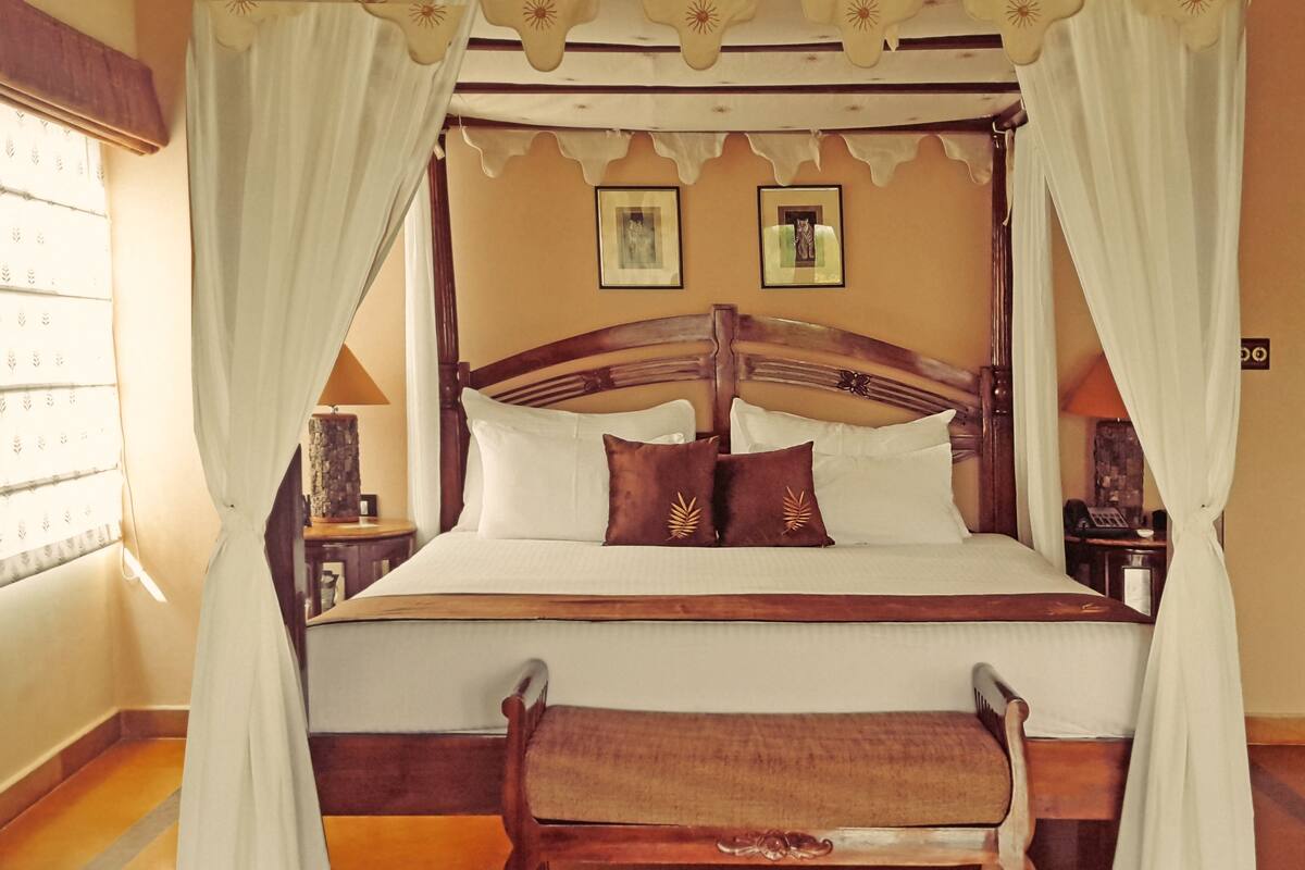 In-room safe, individually furnished, desk, iron/ironing board