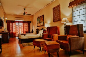 Deluxe Room | In-room safe, individually furnished, desk, iron/ironing board