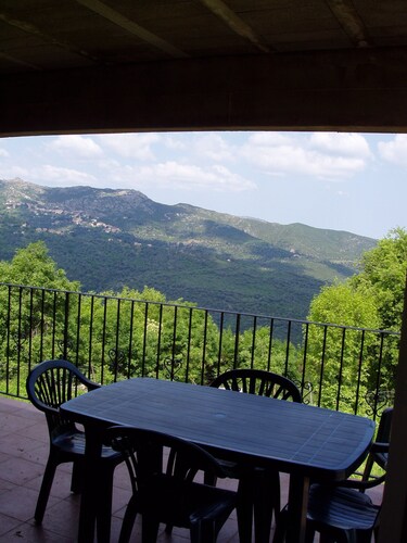 Appartement dans maison indépendante à Pieve, en pleine nature et au calme.