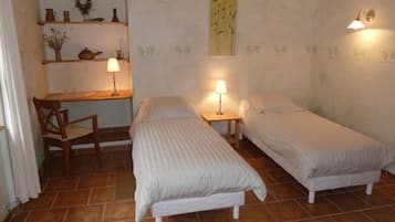 1 chambre, fer et planche Ă repasser, lit parapluie, Wi-Fi gratuit