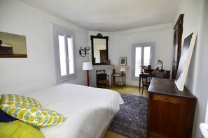 5 Schlafzimmer, Bügeleisen/Bügelbrett, WLAN, Bettwäsche