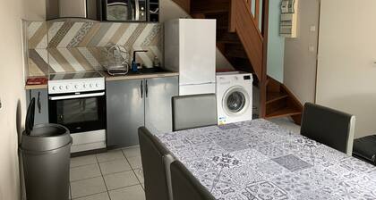 50m From the Beach: Cozy 2-BR House with Terrace & Parking in Fort-Mahon-Plage