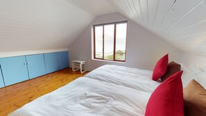 Family House | 3 bedrooms, desk, blackout drapes, iron/ironing board
