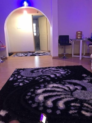 Smart TV 42 pulgadas con canales de televisión vía satélite, televisión