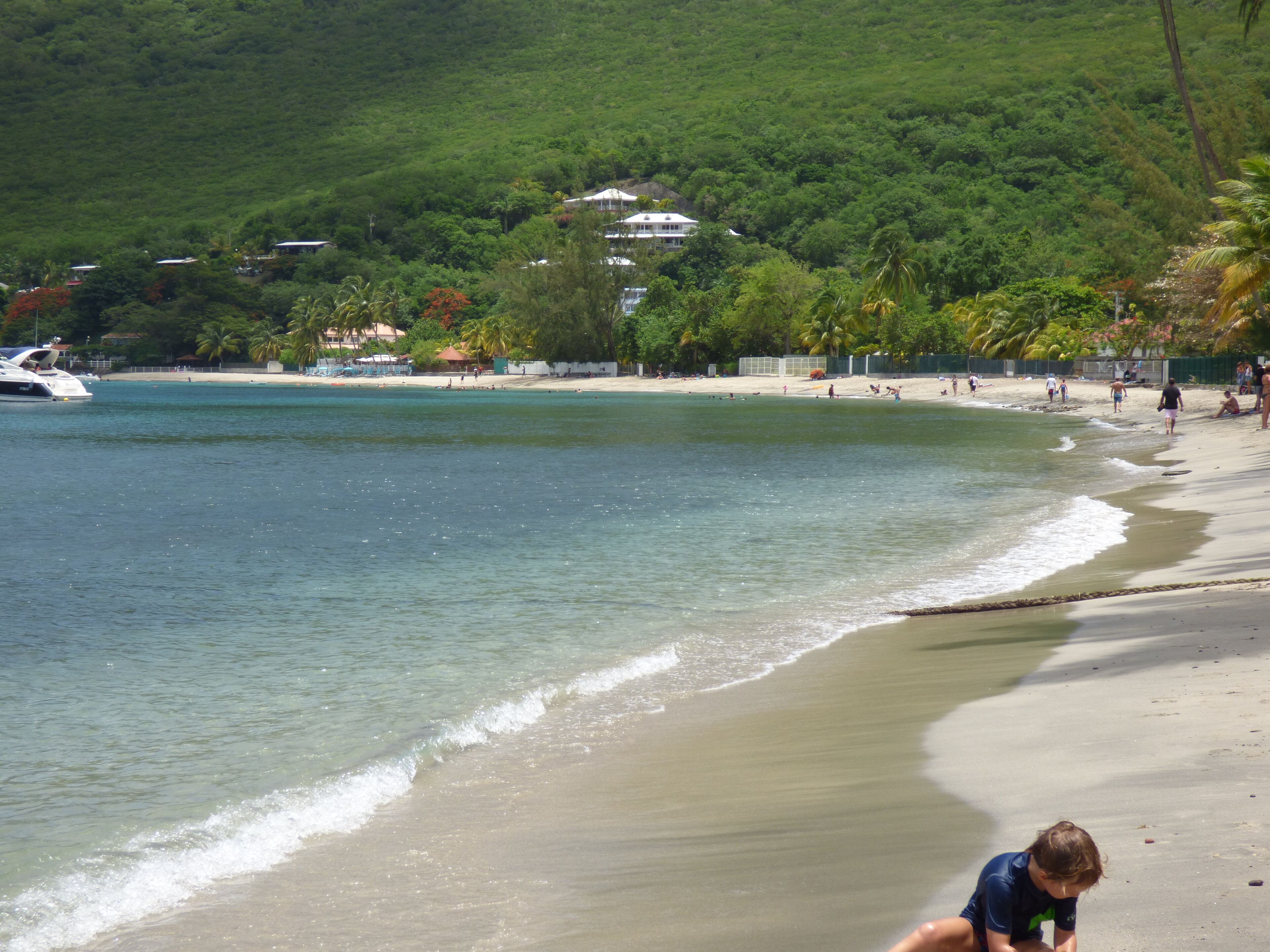 Plage à proximité, chaises longues, serviettes de plage