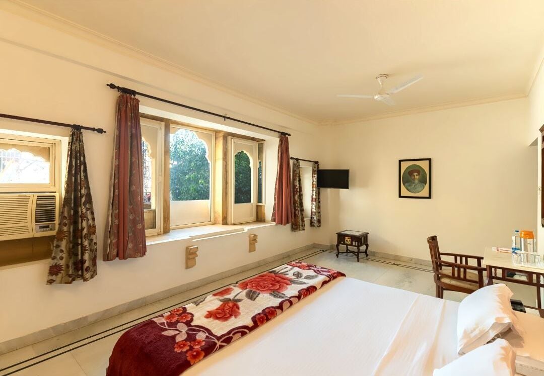 プレミアム ダブルルーム ダブルベッド 1 台 禁煙 | 高級寝具、デスク、ノートパソコン用作業スペース、防音設備