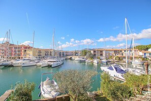 Marina - Lovely house fully renovated with AC et 13m mooring (PORT GRIMAUD)