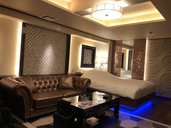 Kamer, roken (Run of House with bathtub) | Een minibar, gratis wifi