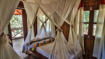 Standard Bungalow, Multiple Beds, Non Smoking, Garden View
