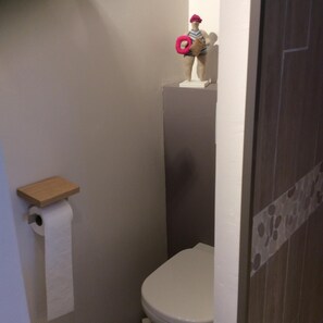 Shower, towels - Studio for rent Port la FOET - Fouesnant 29940 (La Forêt-Fouesnant)