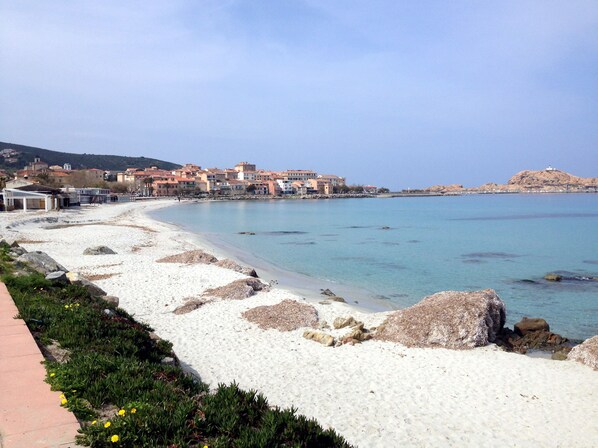 In Strandnähe, Liegestühle