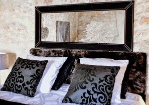 3 bedrooms, soundproofing, iron/ironing board, free WiFi