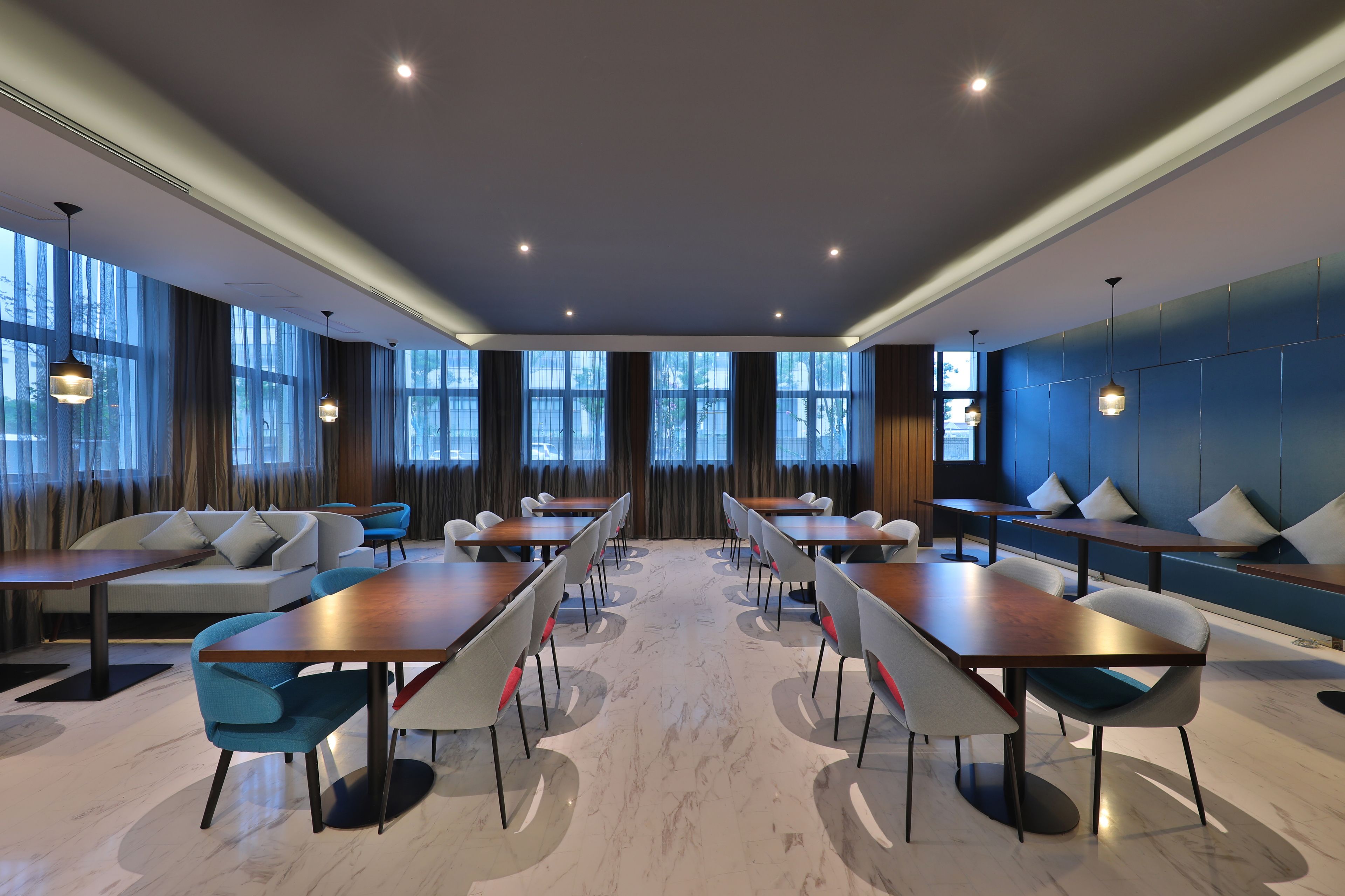 continental breakfast for a fee