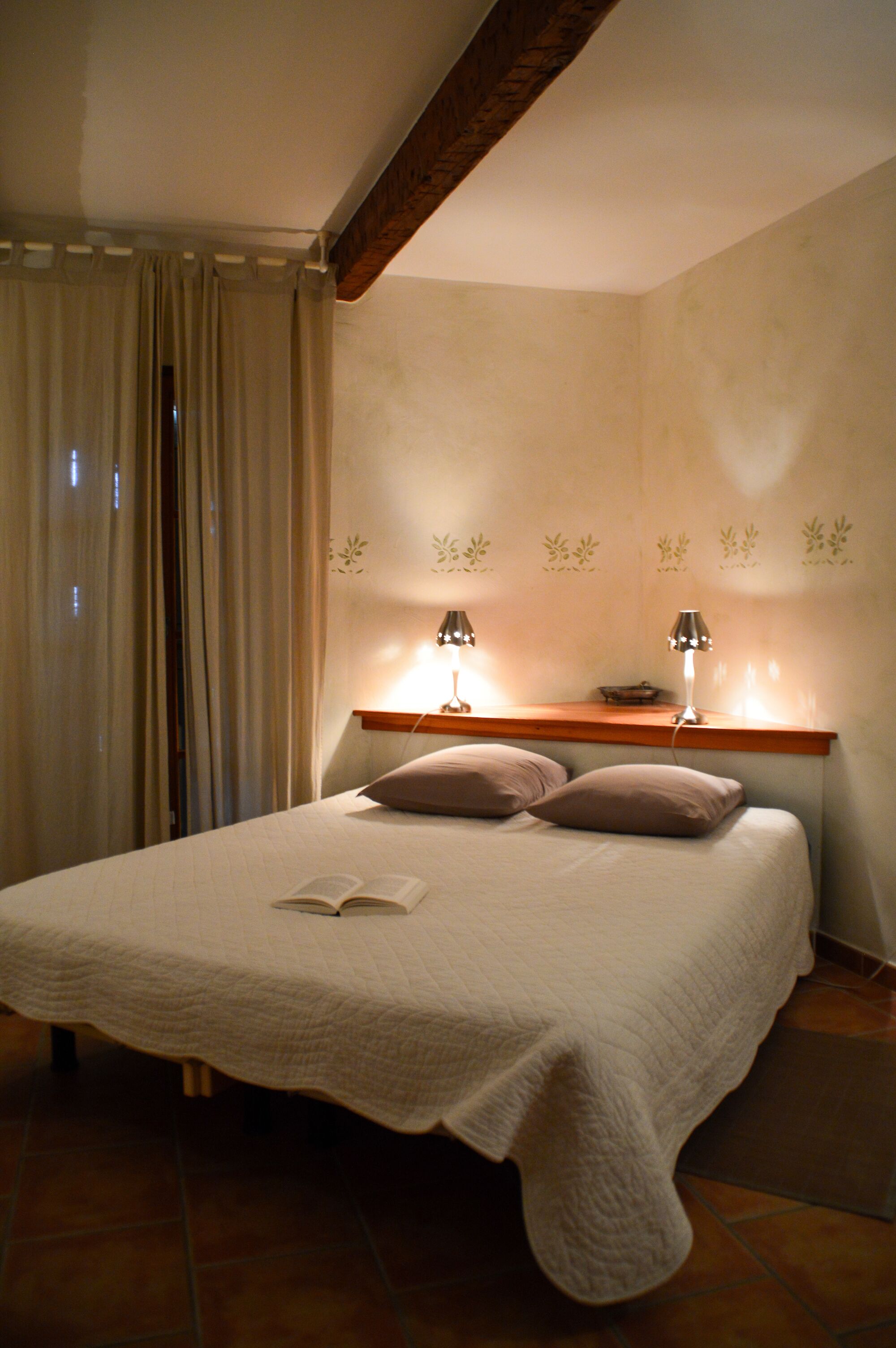 1 bedroom, iron/ironing board, travel cot, free WiFi