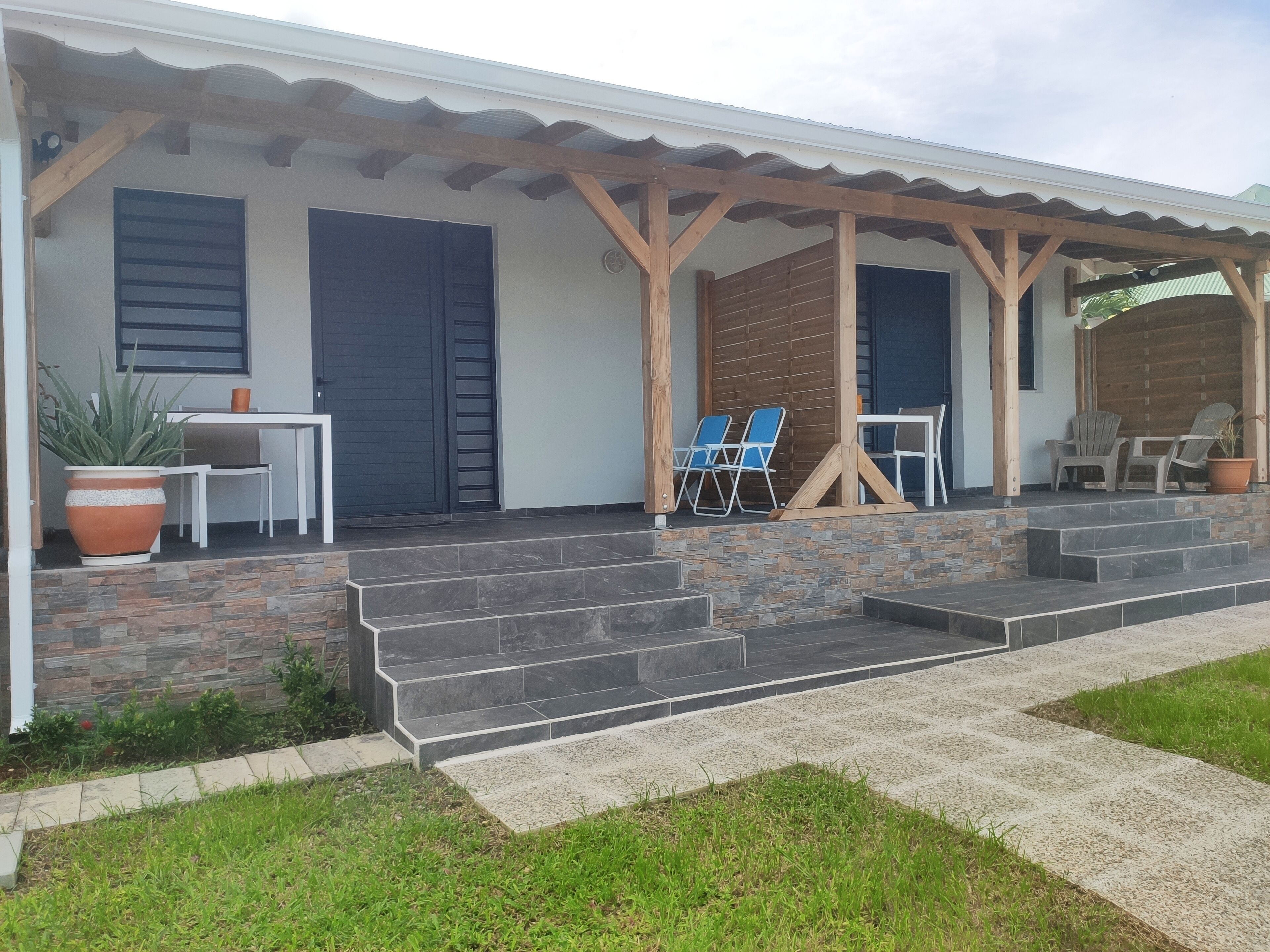 屋外ダイニングエリア