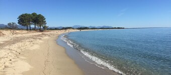 BELLE VILLA DANS PROPRIÉTÉ VUE MER, plage et commerces 1,5 Km, animaux bienvenus