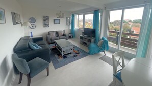 Unclassified image, 3 of 16, button - Central Arcachon T2 Apartment with Balcony & Parking, near Beach & Amenities (Arcachon)