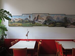 Se ofrece un desayuno continental (10 CHF por persona)