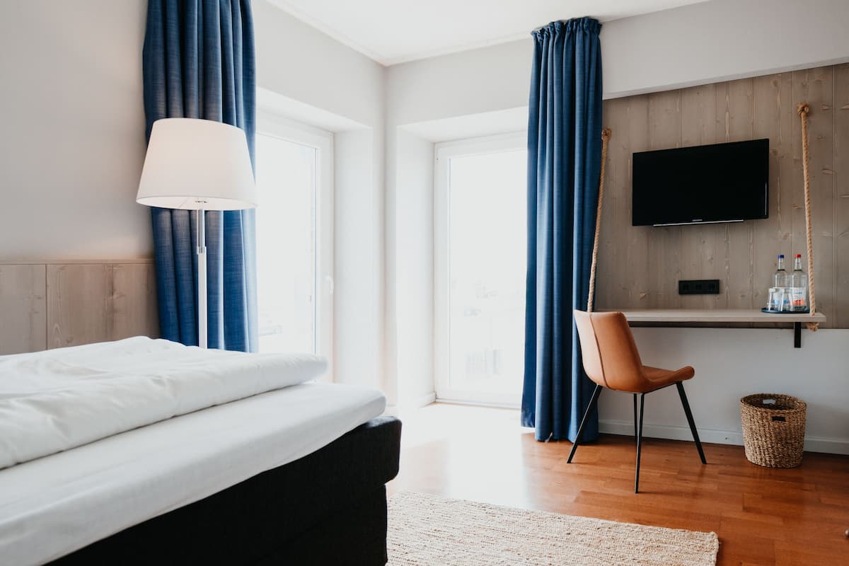 Eenpersoonskamer | Een bureau, gratis wifi, beddengoed, rolstoeltoegankelijk