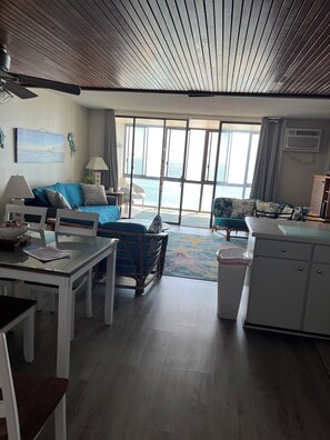 تلفزيون ذكي، كُتُب