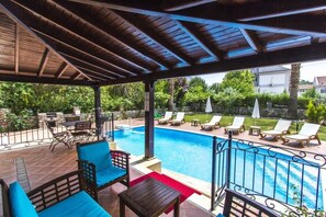 Terrace/patio - Villa Sierra by Villamnet (Fethiye)
