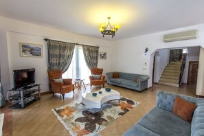 Villa, 3 Bedrooms | Living area