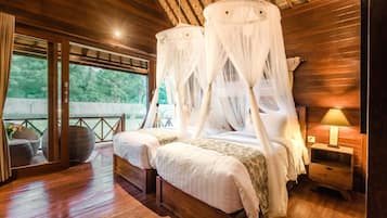 Minibar, in-room safe, desk, soundproofing